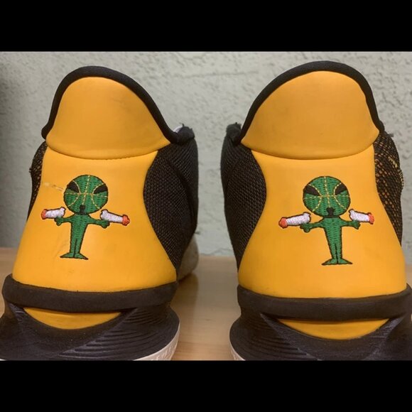RARE Nike Kyrie 7‎ Roswell Rayguns Black Gold Mens Shoes CQ9326-003 Size 14 main image 10